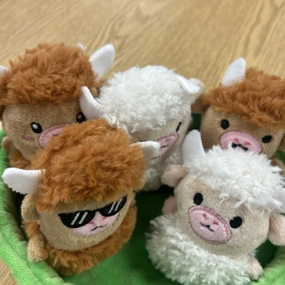 Emotional Support Highland Cows Plush Set with Basket - Perfect Gift for All Age - Picture 4 of 7